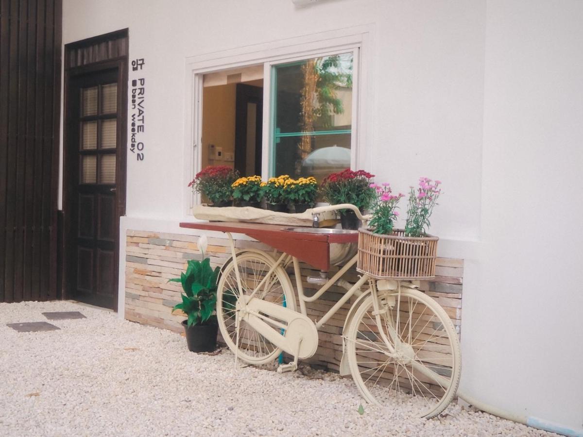 Baan Weekday Private 02 Hotel Chiang Mai Ngoại thất bức ảnh